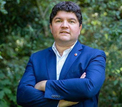 Presidente UDI en Los Ríos usó fondos municipales