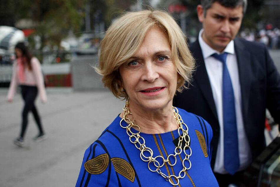 Evelyn Matthei y Camila Vallejo en enfrentamiento político