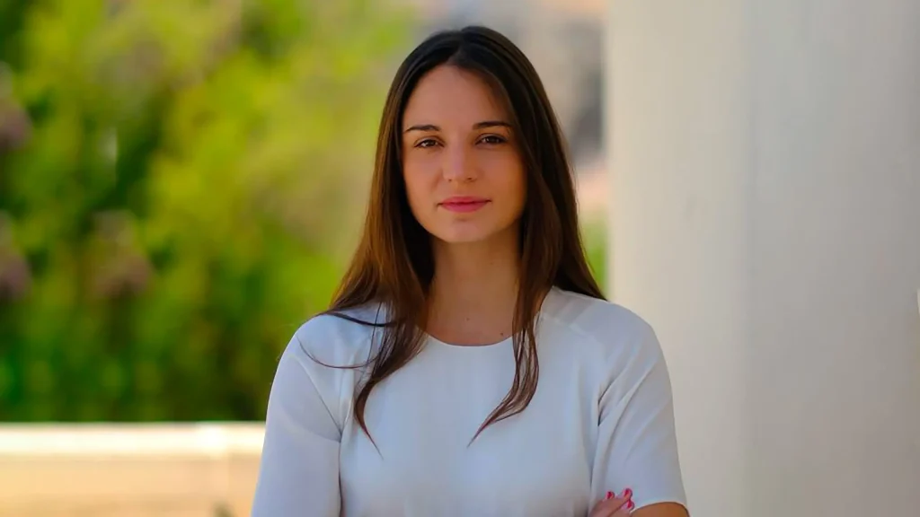 irina karamanos scaled 1