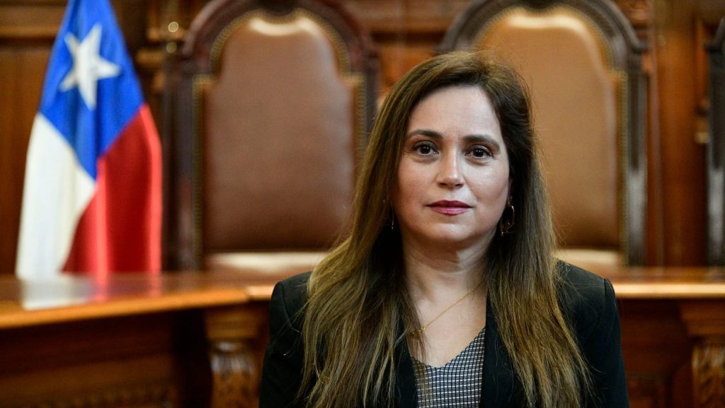 Leonarda Villalobos saliendo del Centro de Justicia tras presentar declaración por el Caso Audio.