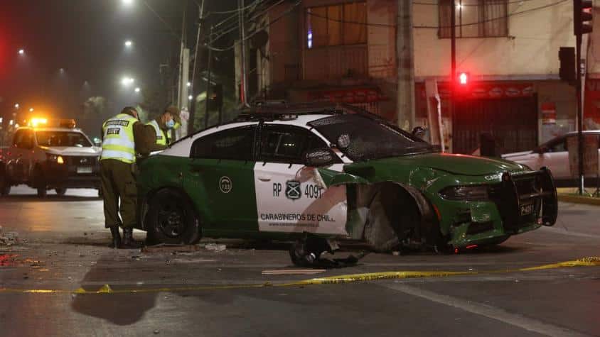 Adolescente de 19 años impacta patrulla en Puente Alto