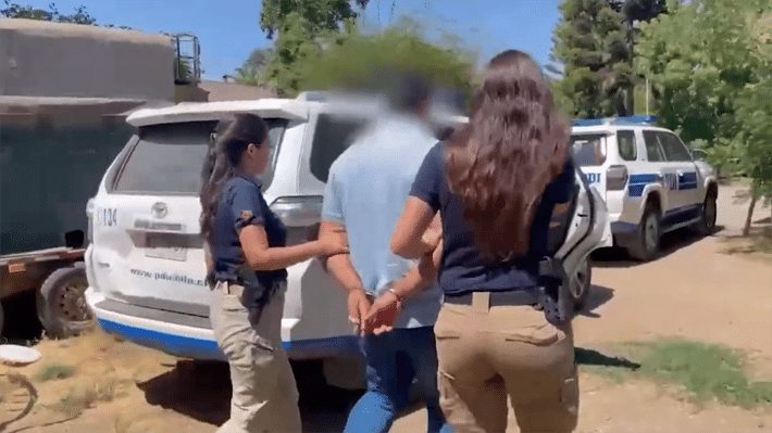 Prisión preventiva para hombre que atacó con machete a un perro en Talagante.