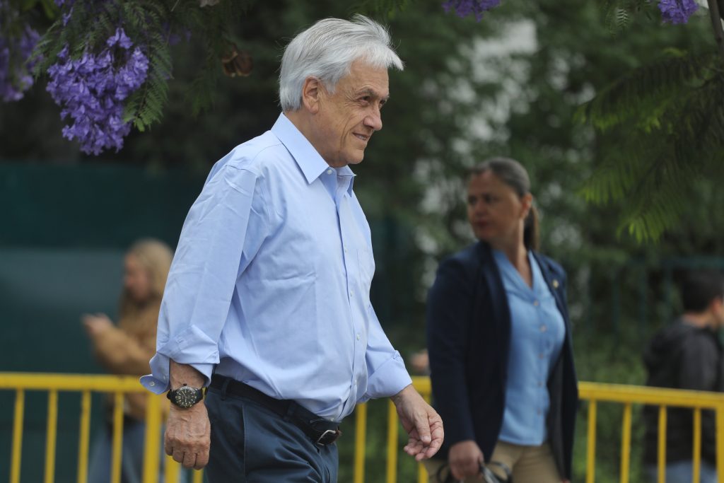 Sobrevivientes del accidente aéreo que costó la vida a Sebastián Piñera desmienten informe de la DGAC