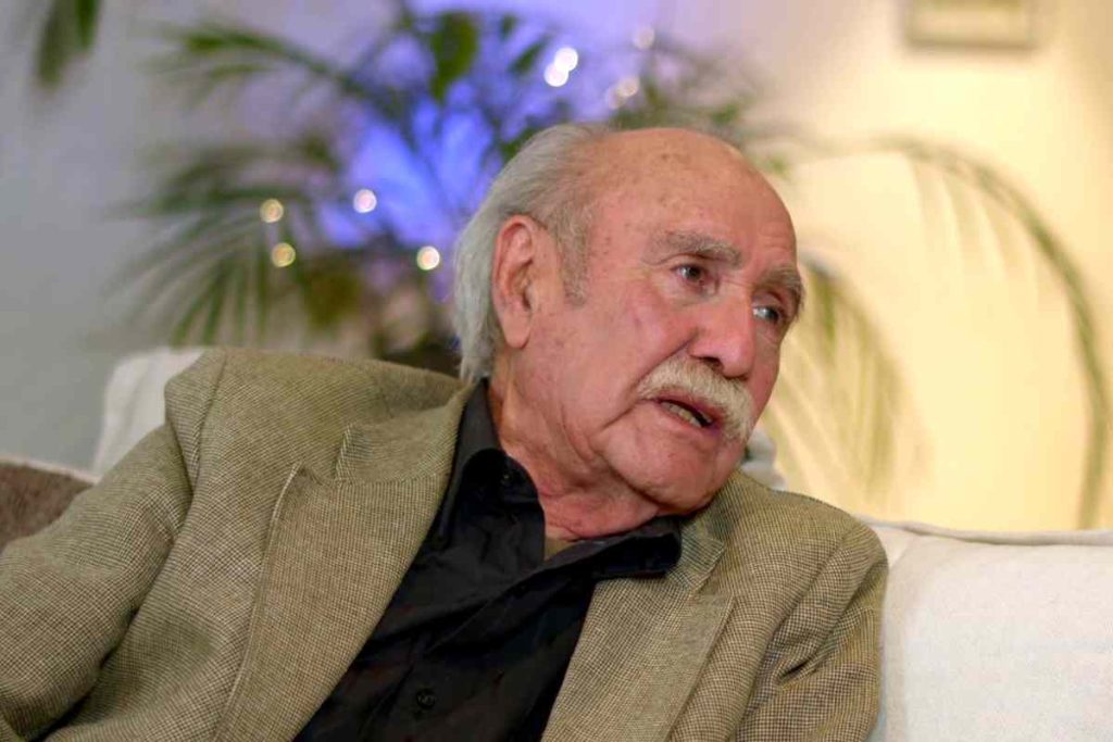 Fernando Farías recibe homenaje en el Congreso Nacional