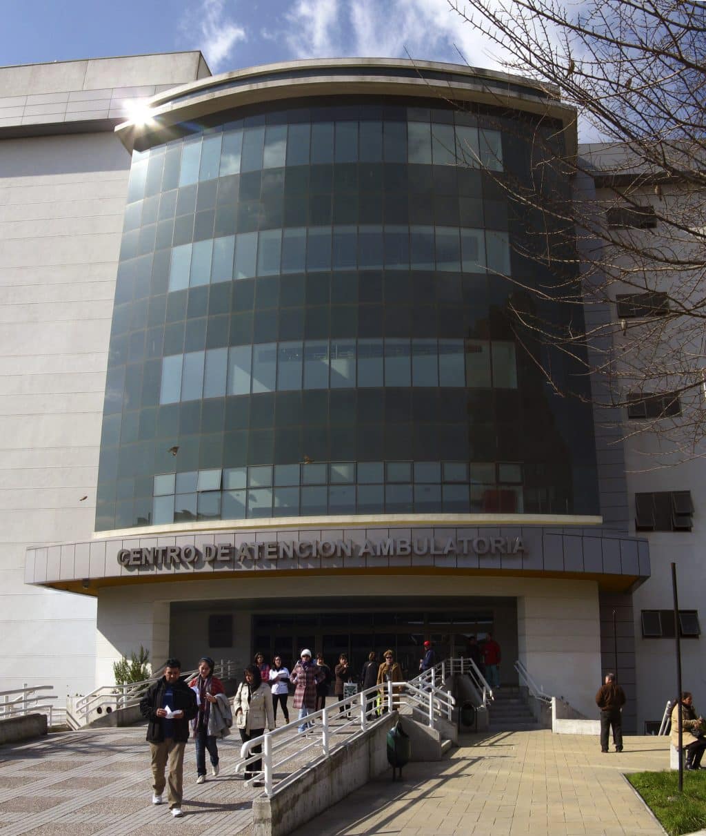 Adulto mayor con quemaduras en cirugía en el Hospital Regional de Concepción.