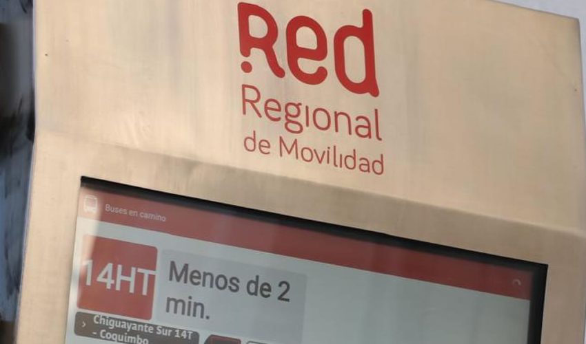 Paraderos inteligentes en Talcahuano permiten saber dónde viene la micro
