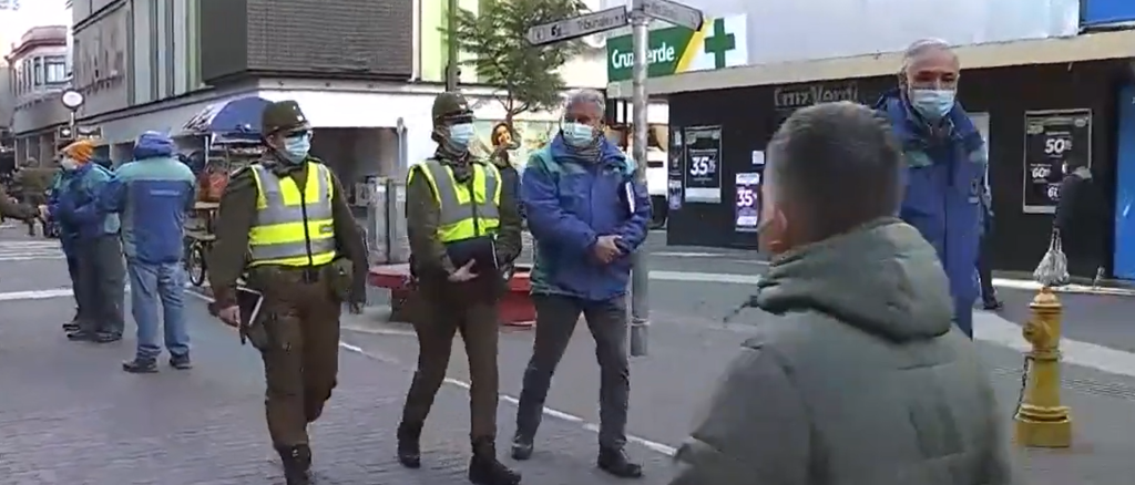 Carabineros realiza operativo contra comercio ilegal en el centro de Concepción.