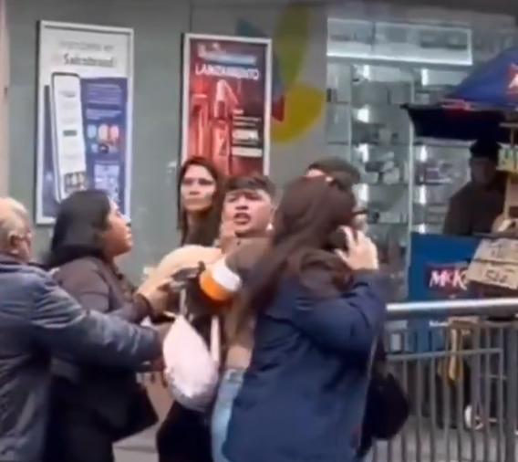 Detención ciudadana Concepción mujer resiste robo transeúntes ayudan centro Concepción ladrón aprehendido