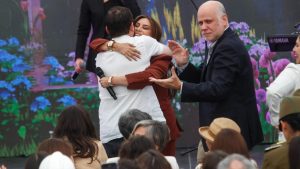 Myriam Hernández opina sobre estallido social y presidente boric.