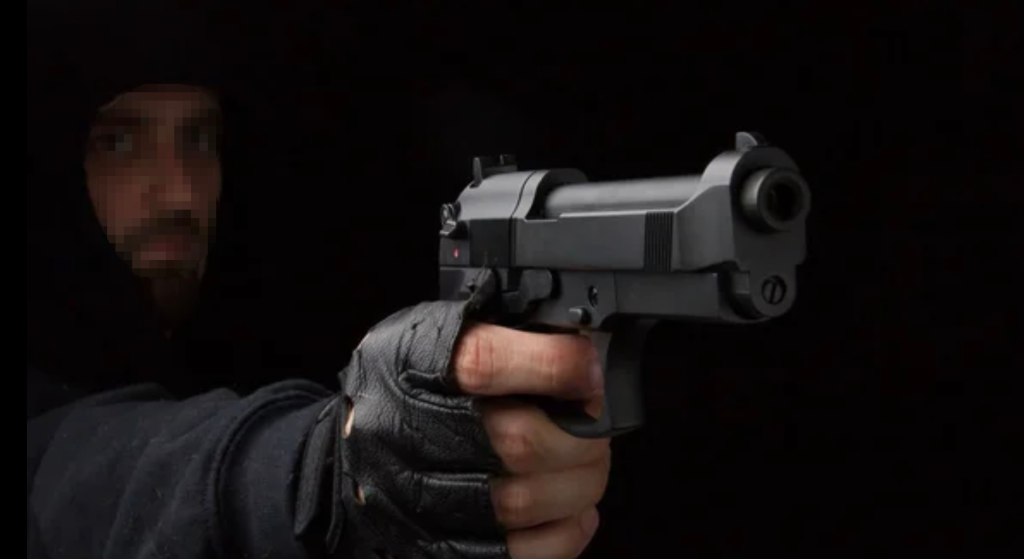 Ambulancia del SAMU en un operativo de emergencia en Talcahuano tras un violento asalto con disparos.