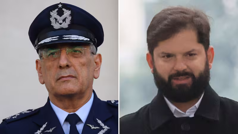 Comandante en Jefe de la FACh, General Hugo Rodríguez, entregando declaraciones a la prensa sobre el caso de narcotráfico en la institución