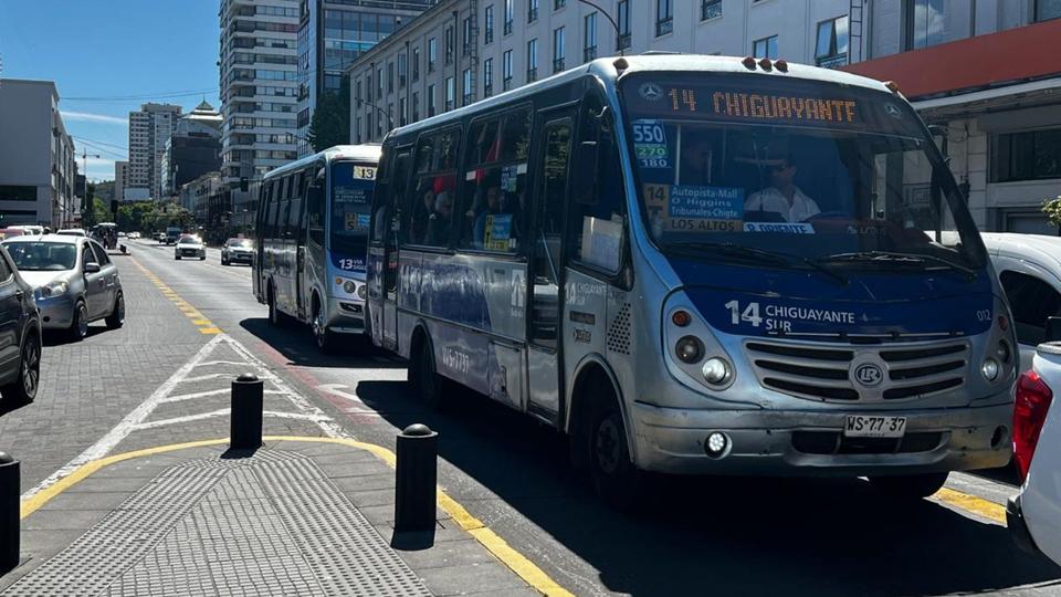Dirigentes del transporte público del Gran Concepción en una reunión gremial.