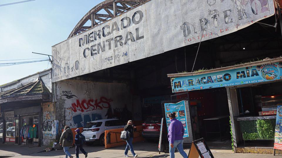 Jimena Meneses, presidenta del directorio de locatarios del Mercado Central de Concepción.