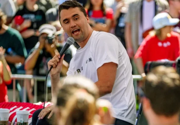 Charlie-Kirk-comentarista-conservador-y-activista.