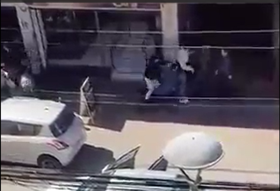 Frontis de la joyería Francisco Gamboa en Coronel, con presencia policial tras el violento asalto