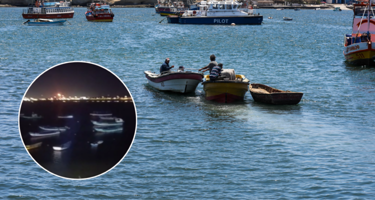 Embarcaciones de pesca artesanal fondeadas en la bahía de una caleta de Hualpén, como Lenga o Chome.