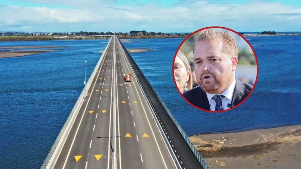 Sergio Giacaman insistiendo en nombrar el Puente Industrial en honor a Sebastián Piñera