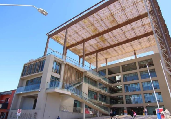 proveedores del departamento de educacion de tome denuncian millonarias deudas por parte del municipio