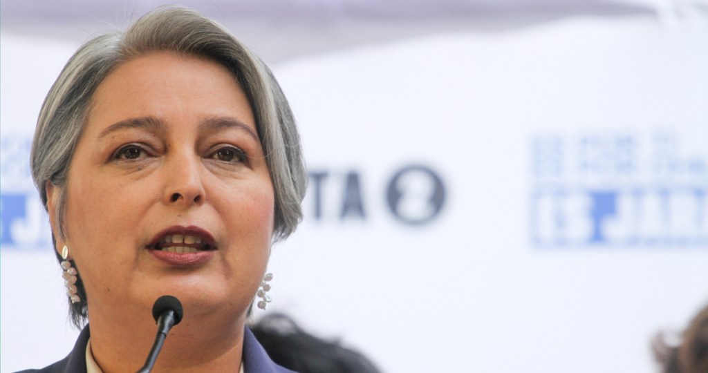 jeannette jara confirma que evalua renunciar al partido comunista